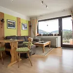 アパート Welcome In - Appartement Touch Of Canada' Met Terras En Uitzicht Op De Bergen