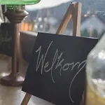 Welcome In - Appartement Touch Of Canada' Met Terras En Uitzicht Op De Bergen アパート *