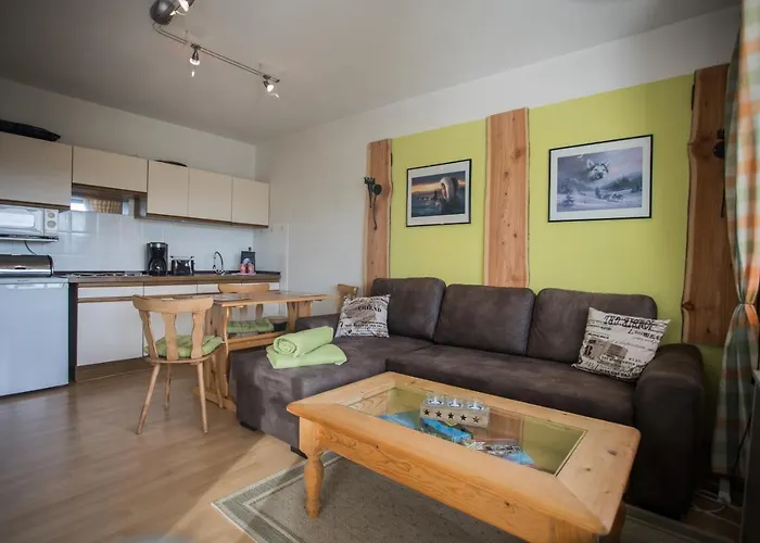 Welcome In - Appartement Touch Of Canada' Met Terras En Uitzicht Op De Bergen דירה *